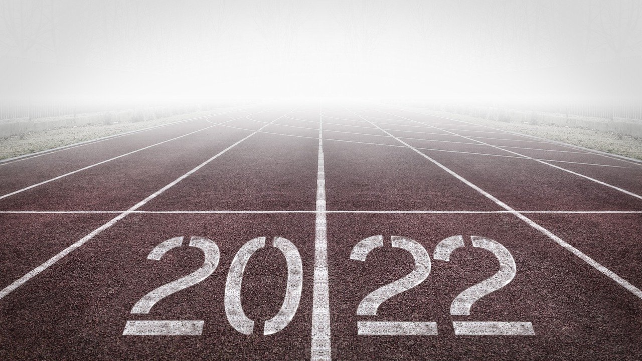 Business Update - 14 January 2022 - A start to a new year: "2022" across the lanes at the start of a running race.
