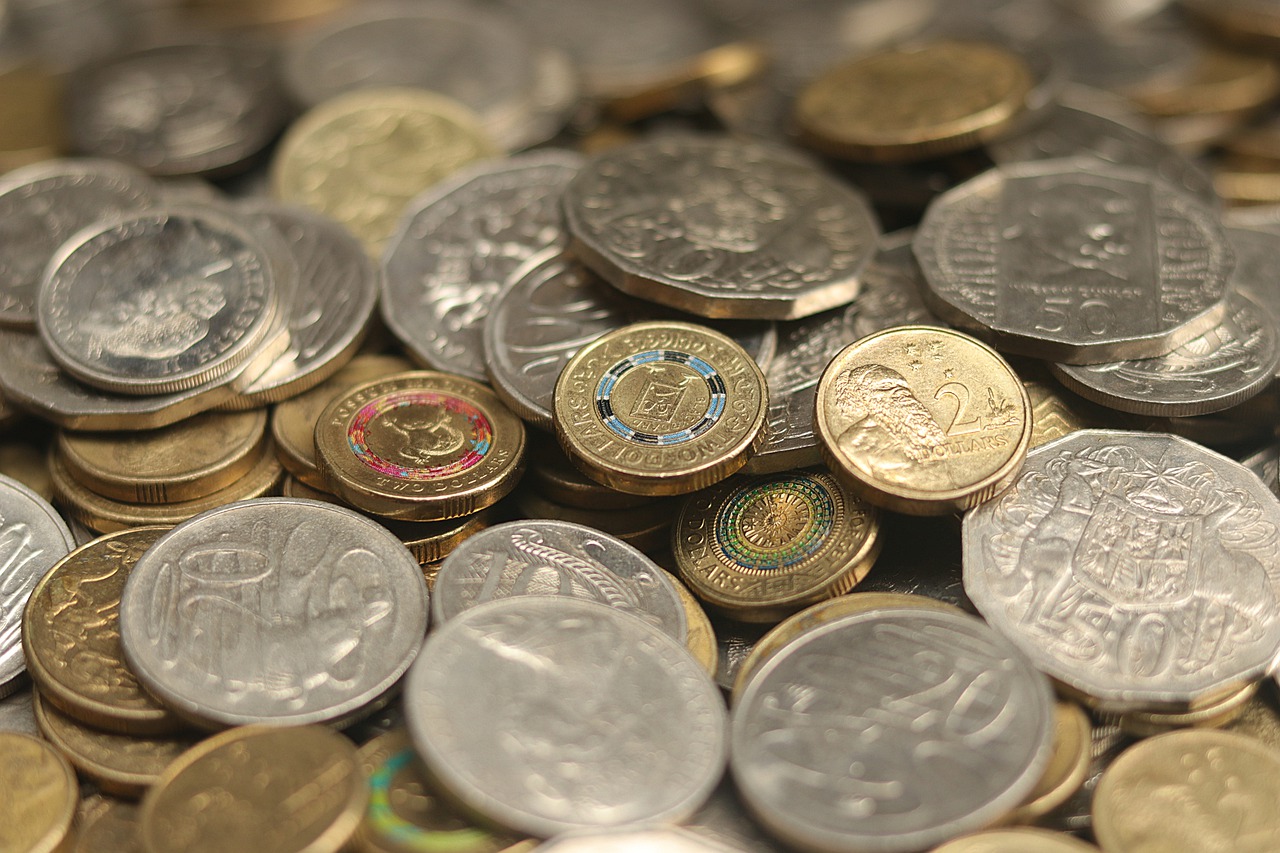 How Much Cash Does My Business Need? - a heap of Australian coins